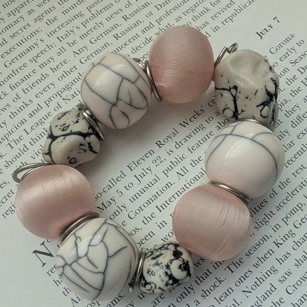 Elegant Pink and White Beaded Bracelet